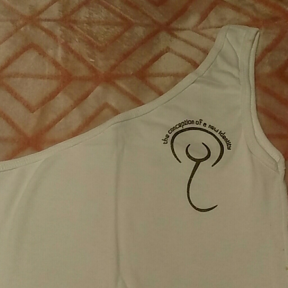 Top - Picture 2 of 2